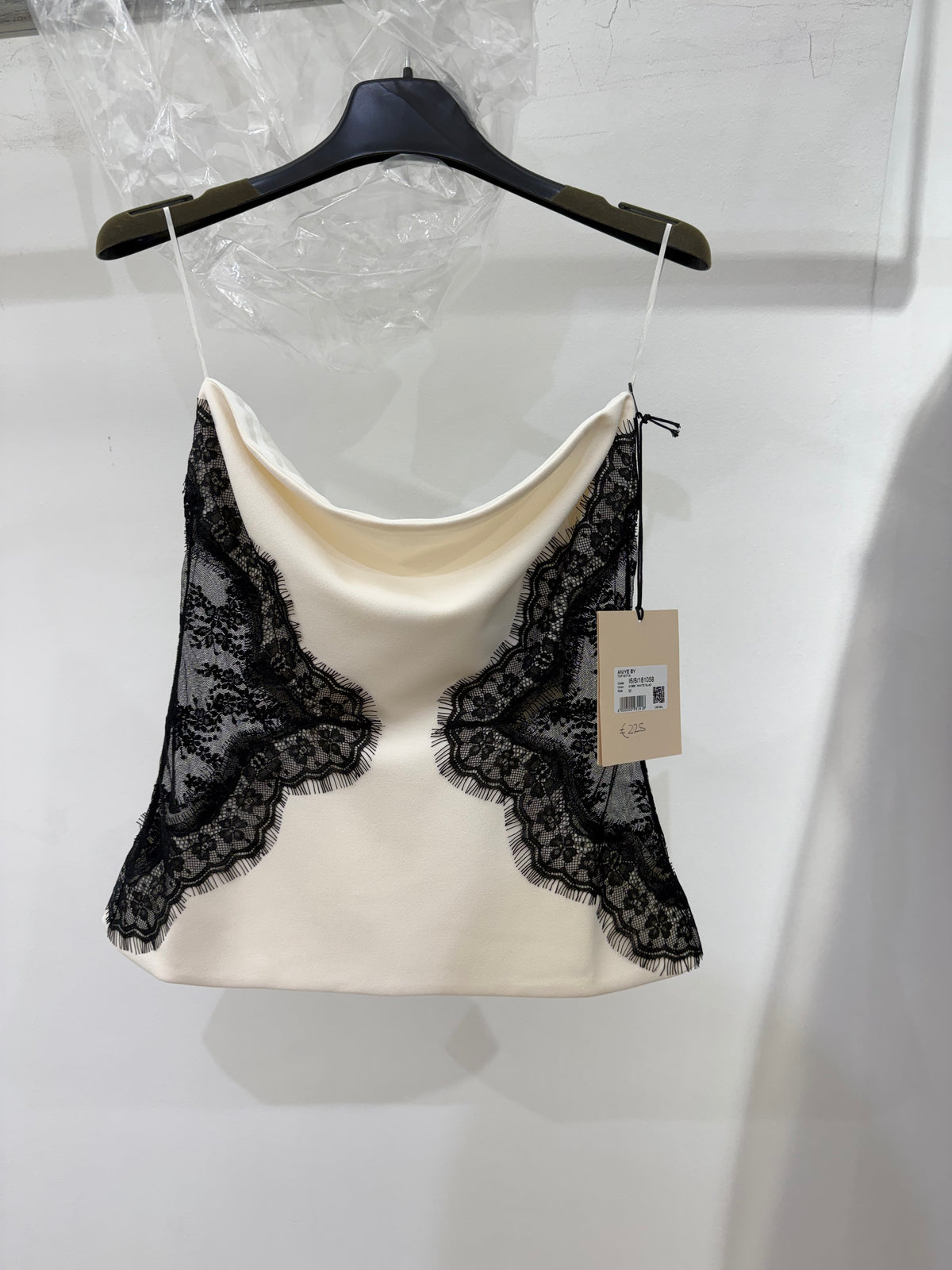 Top lingerie in raso panna con pizzo nero Made in Italy