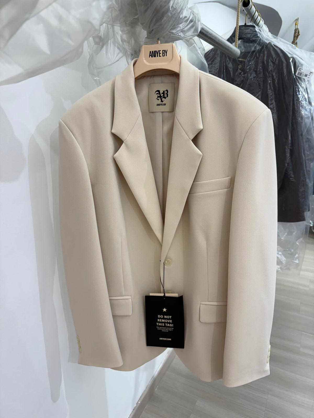 Aniye By Blazer beige sabbia monopetto con pochette Made in Italy