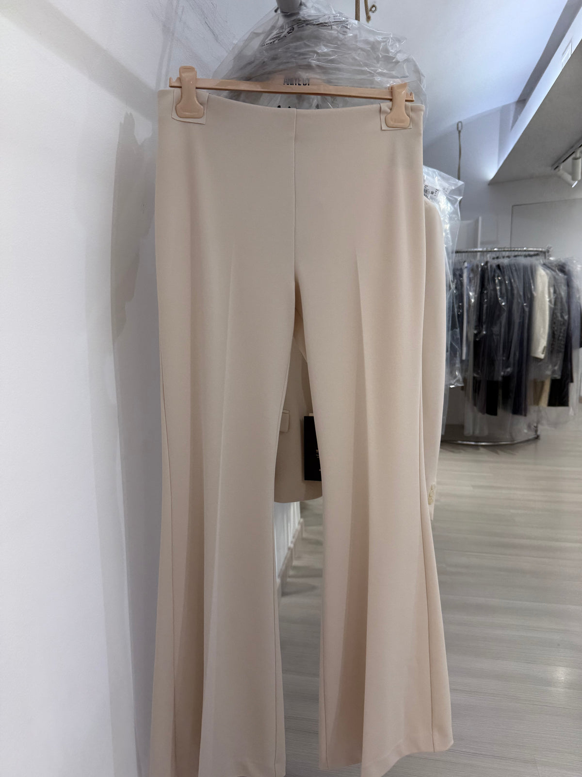 Aniye By Pantalone tailleur beige sabbia a zampa Made in Italy
